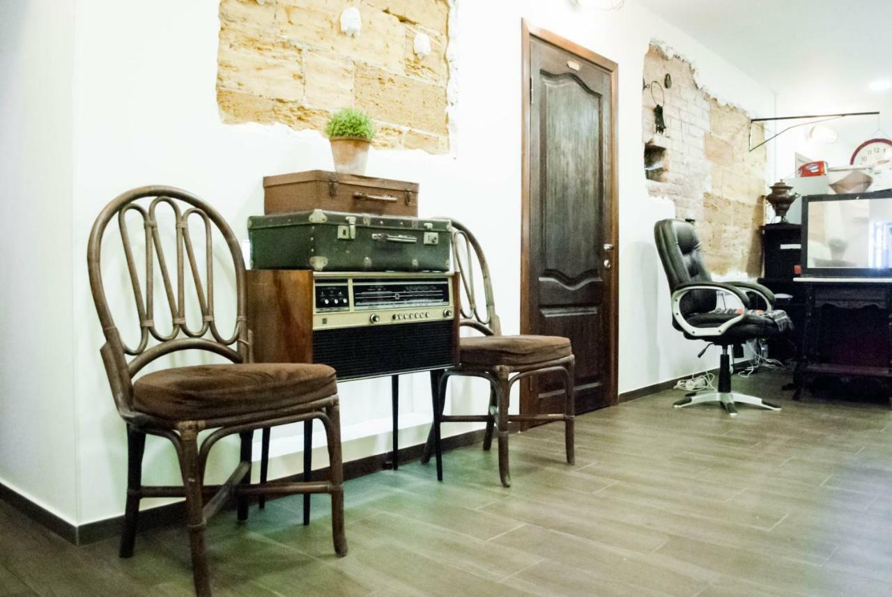 Hostel Uyutniy Dvorik Odessa Ngoại thất bức ảnh